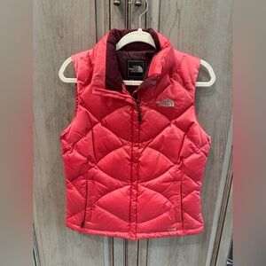 The North Face Vest Womens Hot Pink
550 Goose Down Fill Puffer Size S/P